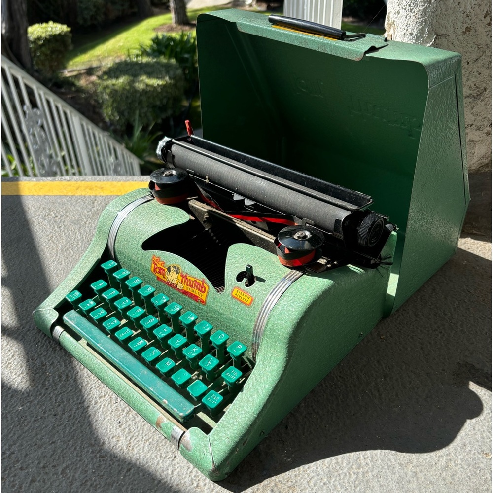 1950s Vintage Tom Thumb Typewriter